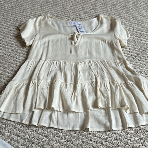 Tilly's ivy and main tee shirt w ruffle bottom cream womens sz m NWT - Picture 5 of 5